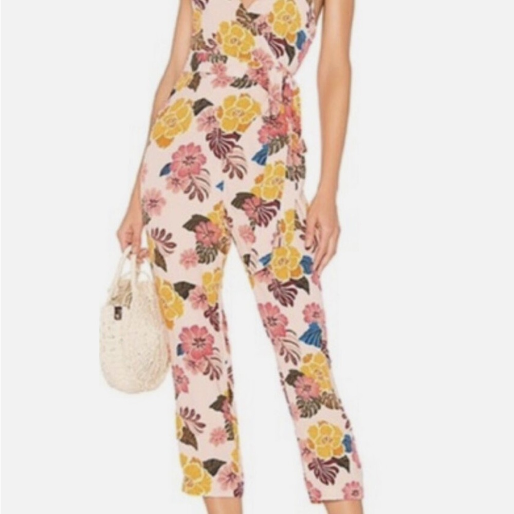 Acacia outfit size small - Picture 2 of 3
